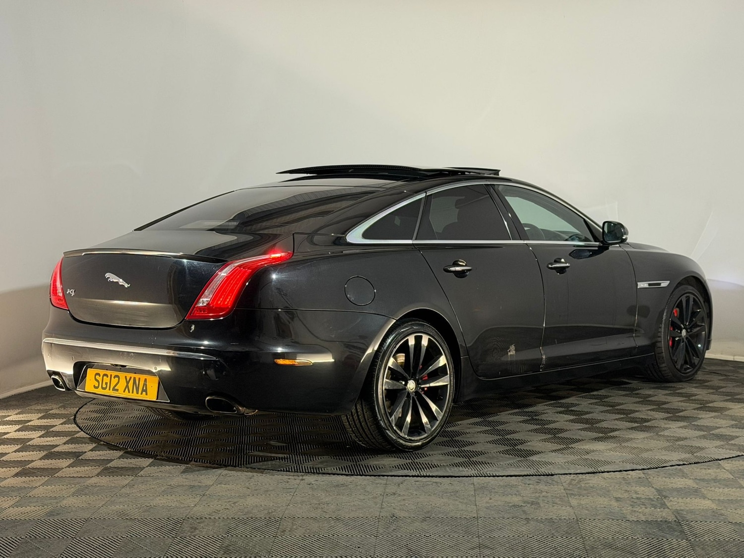 Used Jaguar XJ 2012 for sale - 77617396: Photo 6