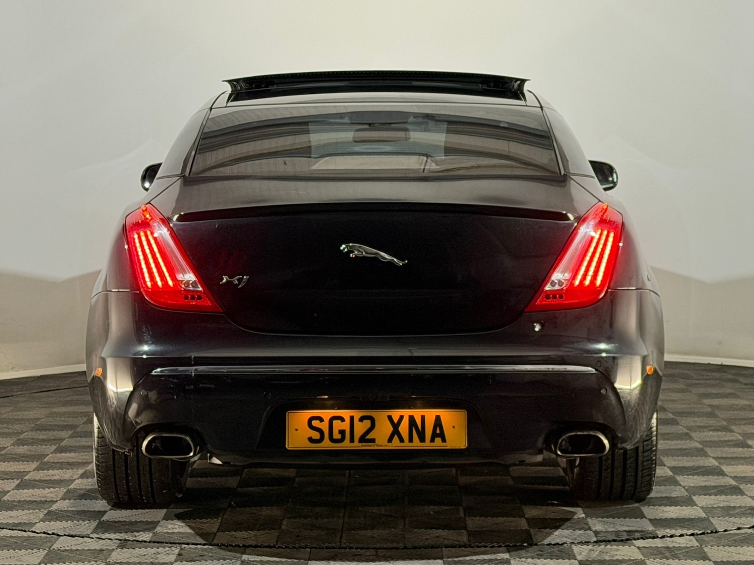 Used Jaguar XJ 2012 for sale - 77617396: Photo 7