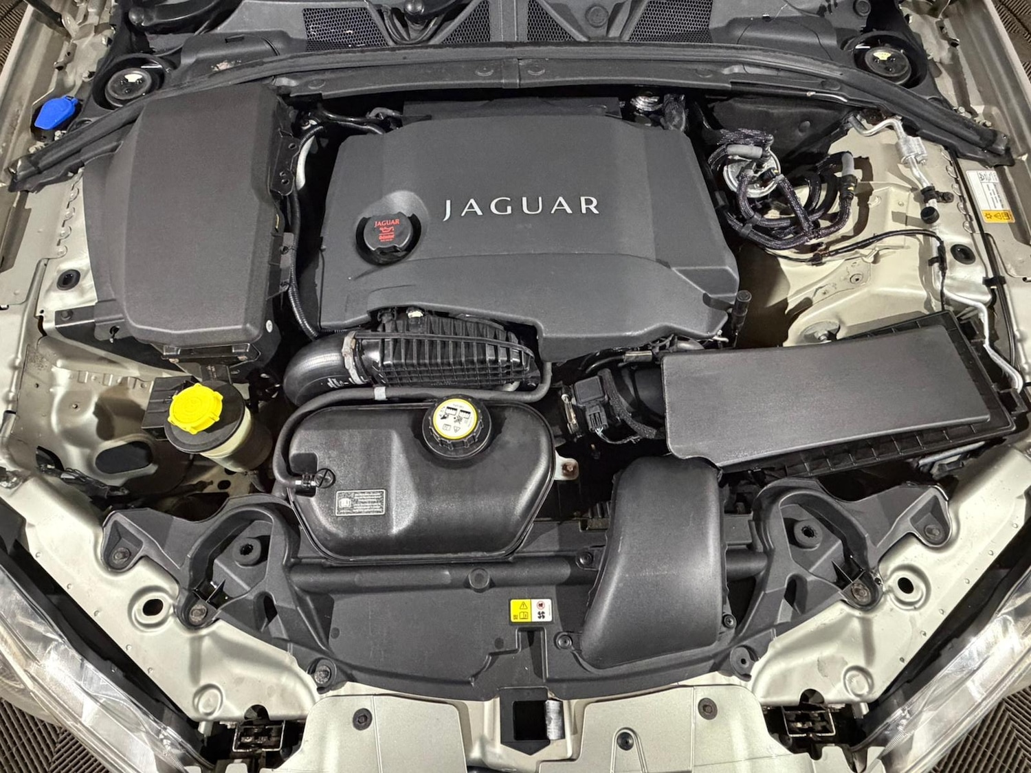 Used Jaguar XF 2010 for sale - 76415008: Photo 10