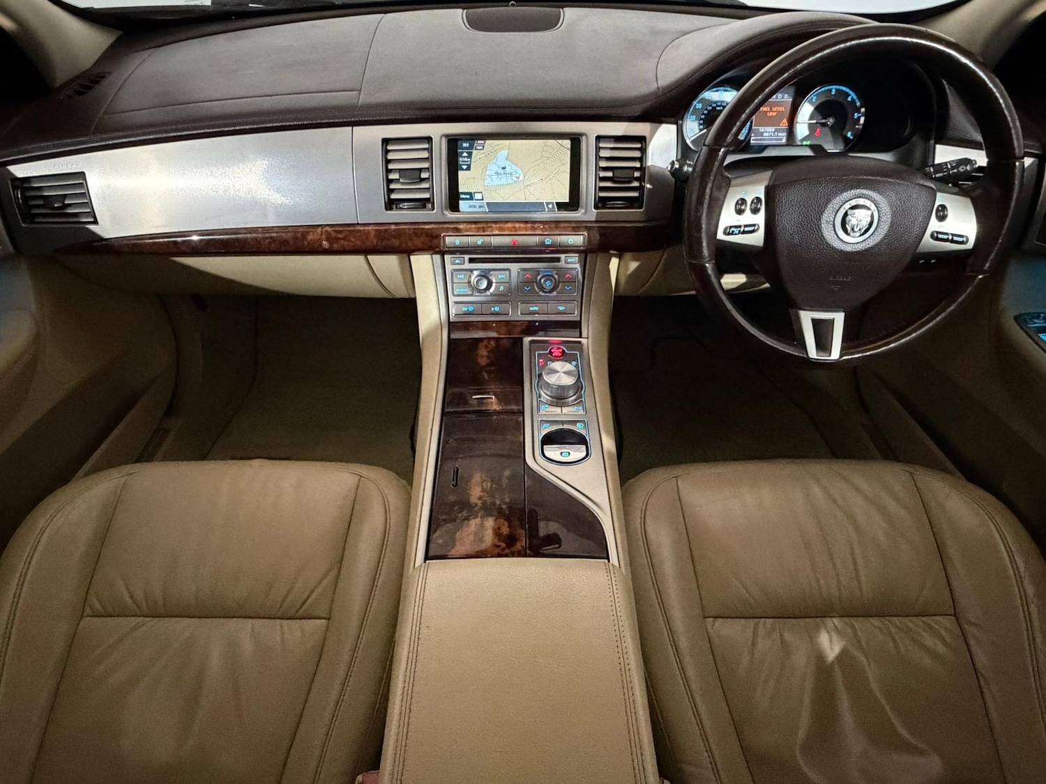 Used Jaguar XF 2010 for sale - 76415008: Photo 11