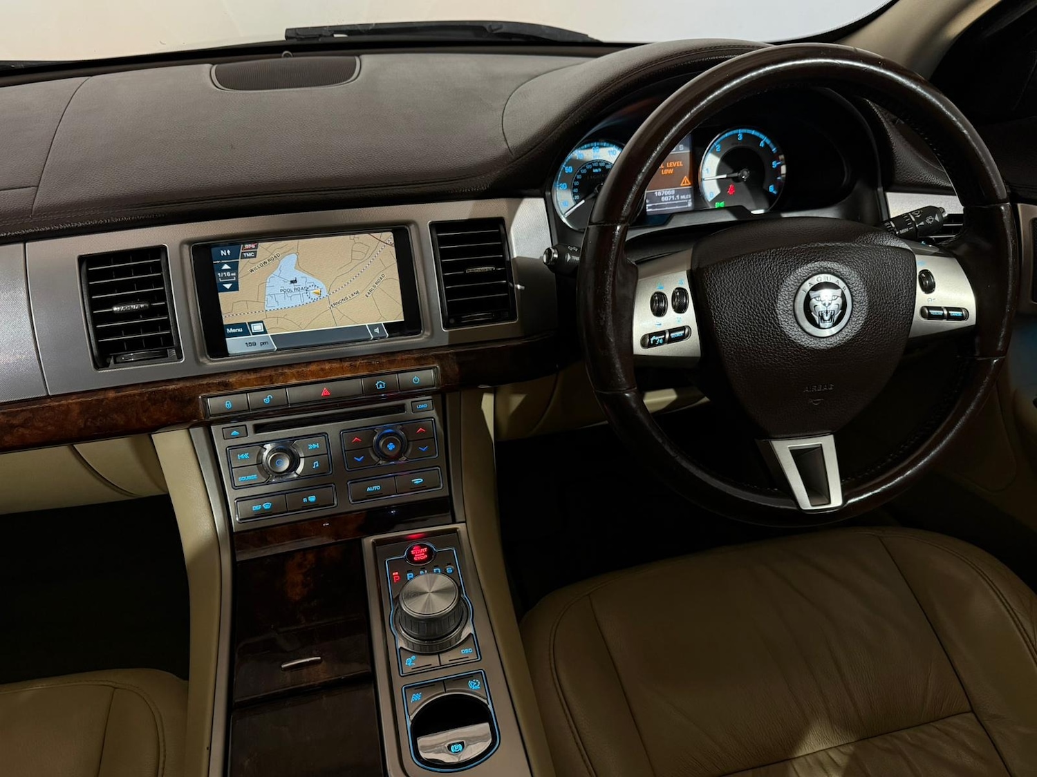 Used Jaguar XF 2010 for sale - 76415008: Photo 12