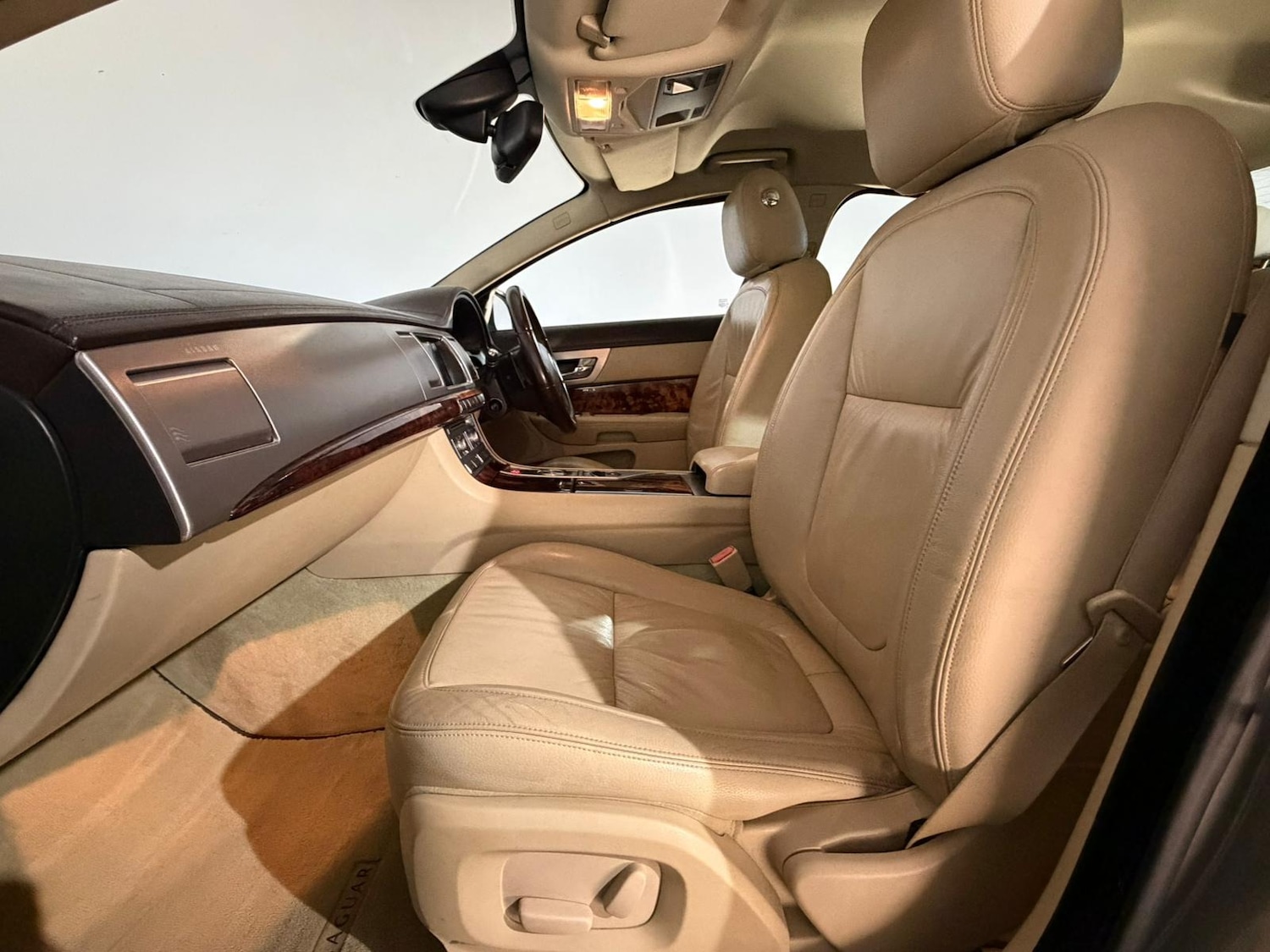 Used Jaguar XF 2010 for sale - 76415008: Photo 17