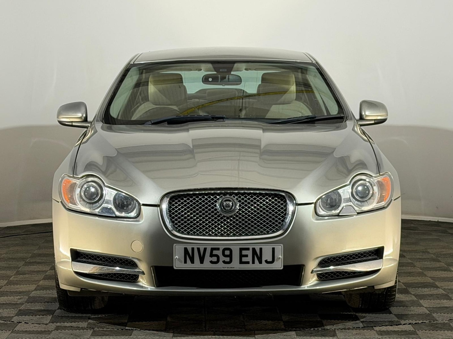 Used Jaguar XF 2010 for sale - 76415008: Photo 2