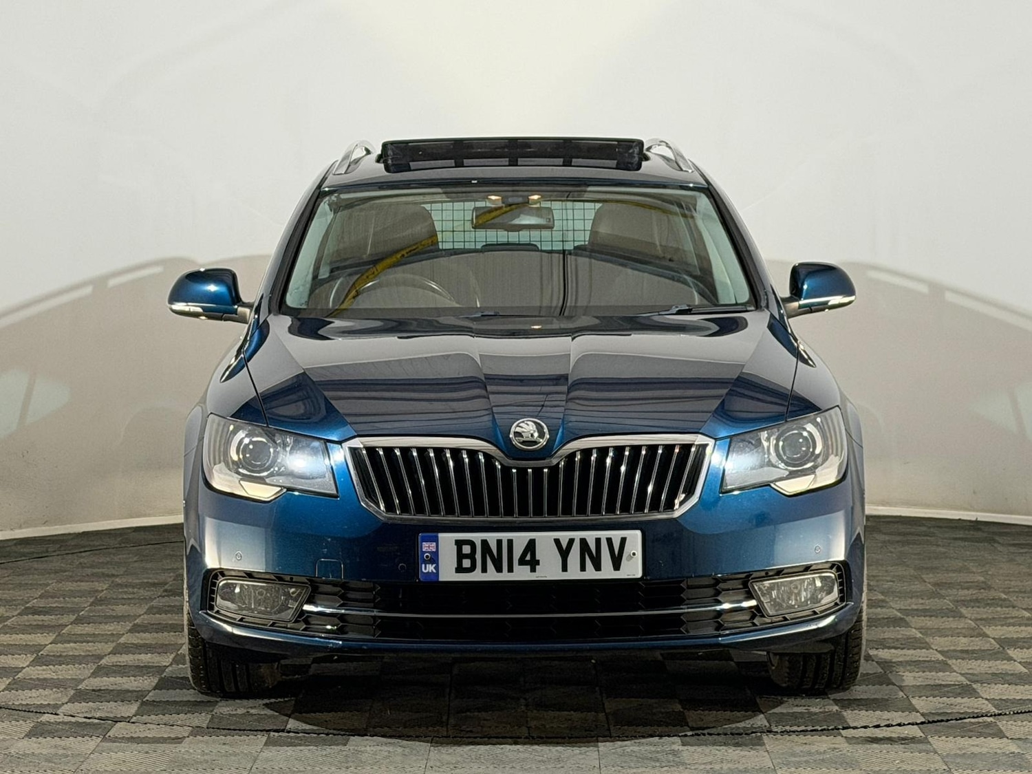 Used Skoda Superb 2014 for sale - 76613671: Photo 2