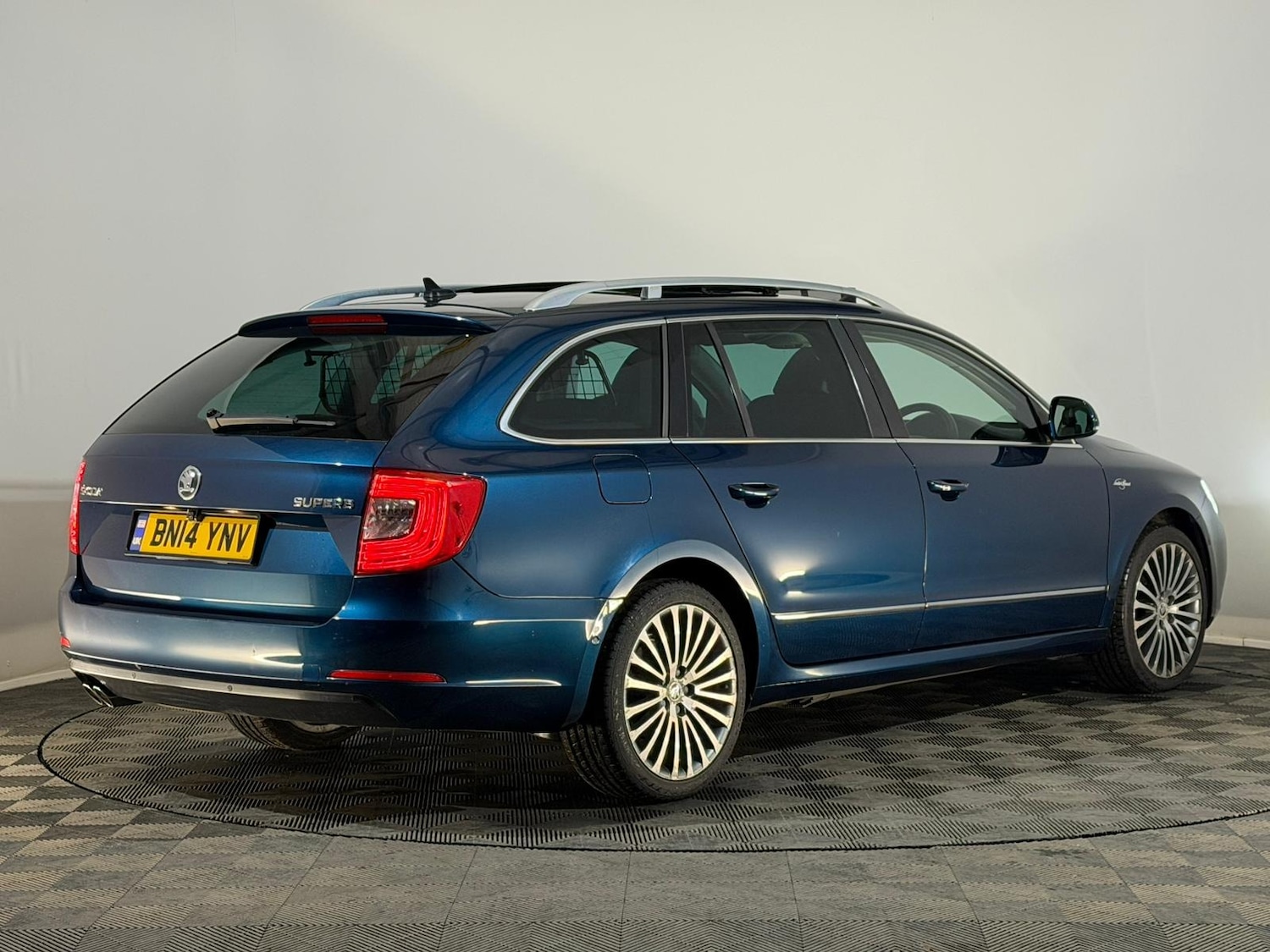 Used Skoda Superb 2014 for sale - 76613671: Photo 6