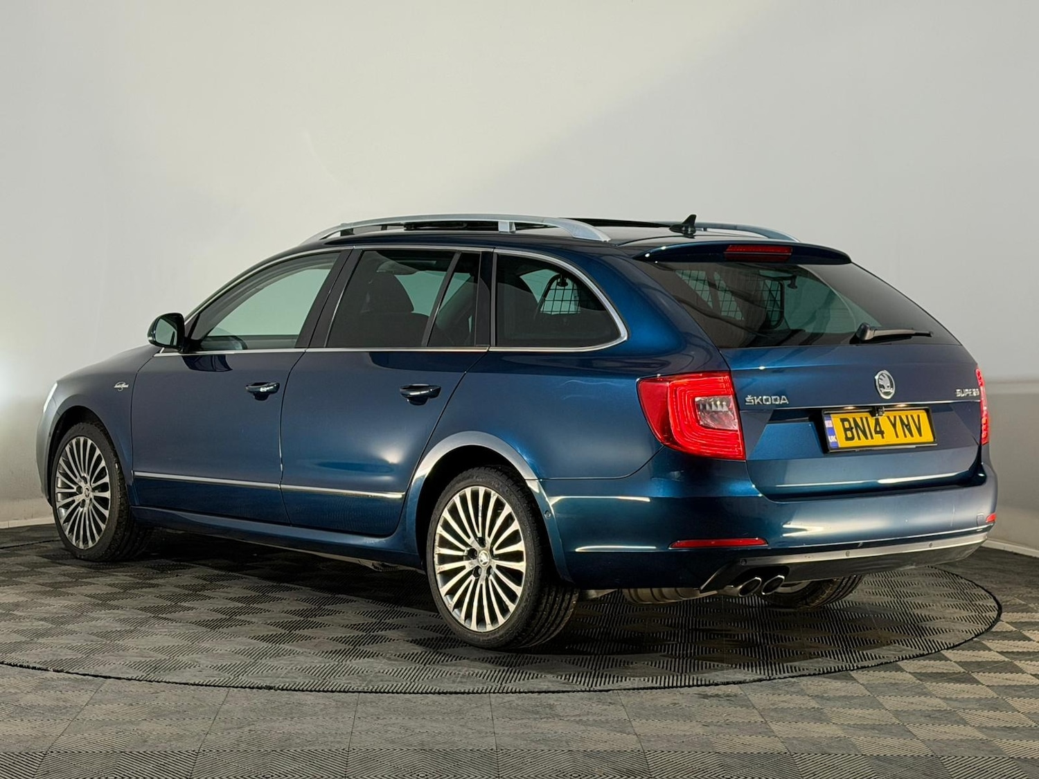 Used Skoda Superb 2014 for sale - 76613671: Photo 9