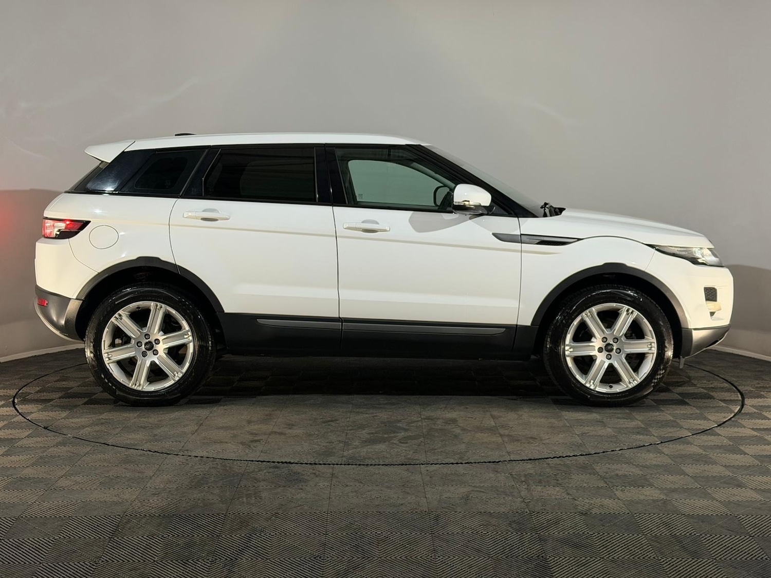 Used Land Rover Range Rover Evoque 2012 for sale - 77164710: Photo 4