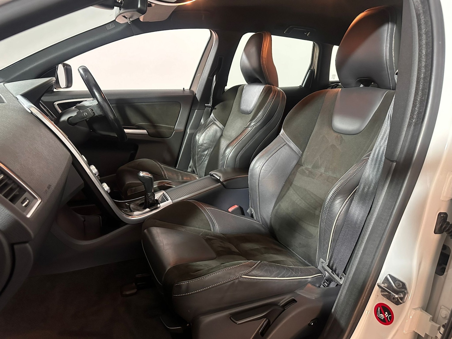 Used Volvo XC60 2014 for sale - 76298861: Photo 15