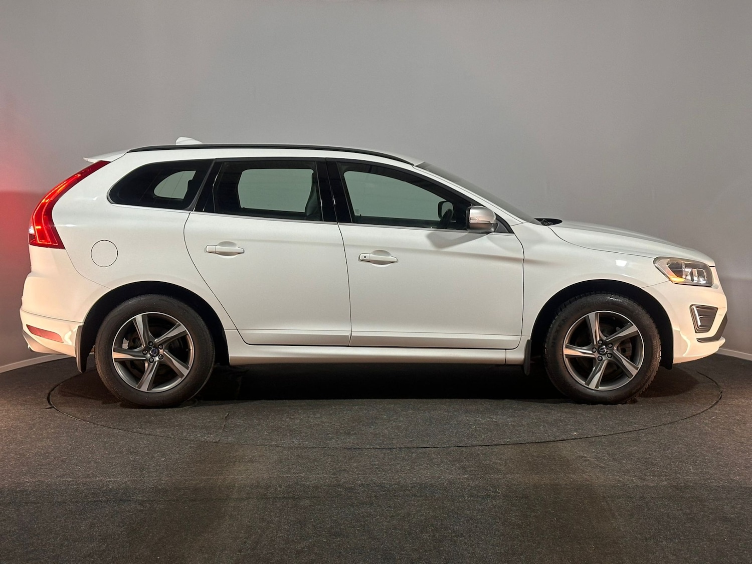 Used Volvo XC60 2014 for sale - 76298861: Photo 4