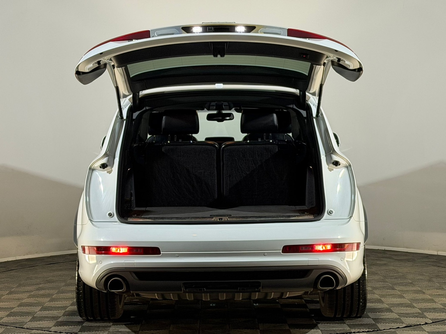 Used Audi Q7 2013 for sale - 78089081: Photo 8