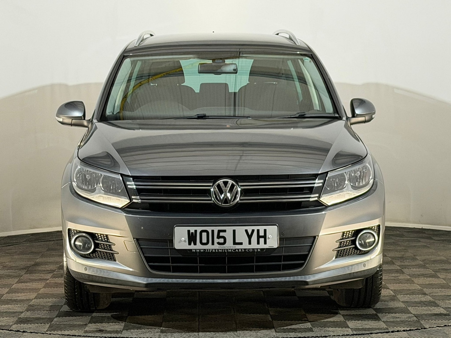 Used Volkswagen Tiguan 2015 for sale - 76129336: Photo 2