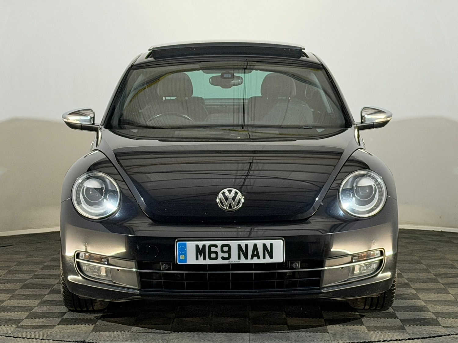 Used Volkswagen Beetle 2013 for sale - 77726476: Photo 2