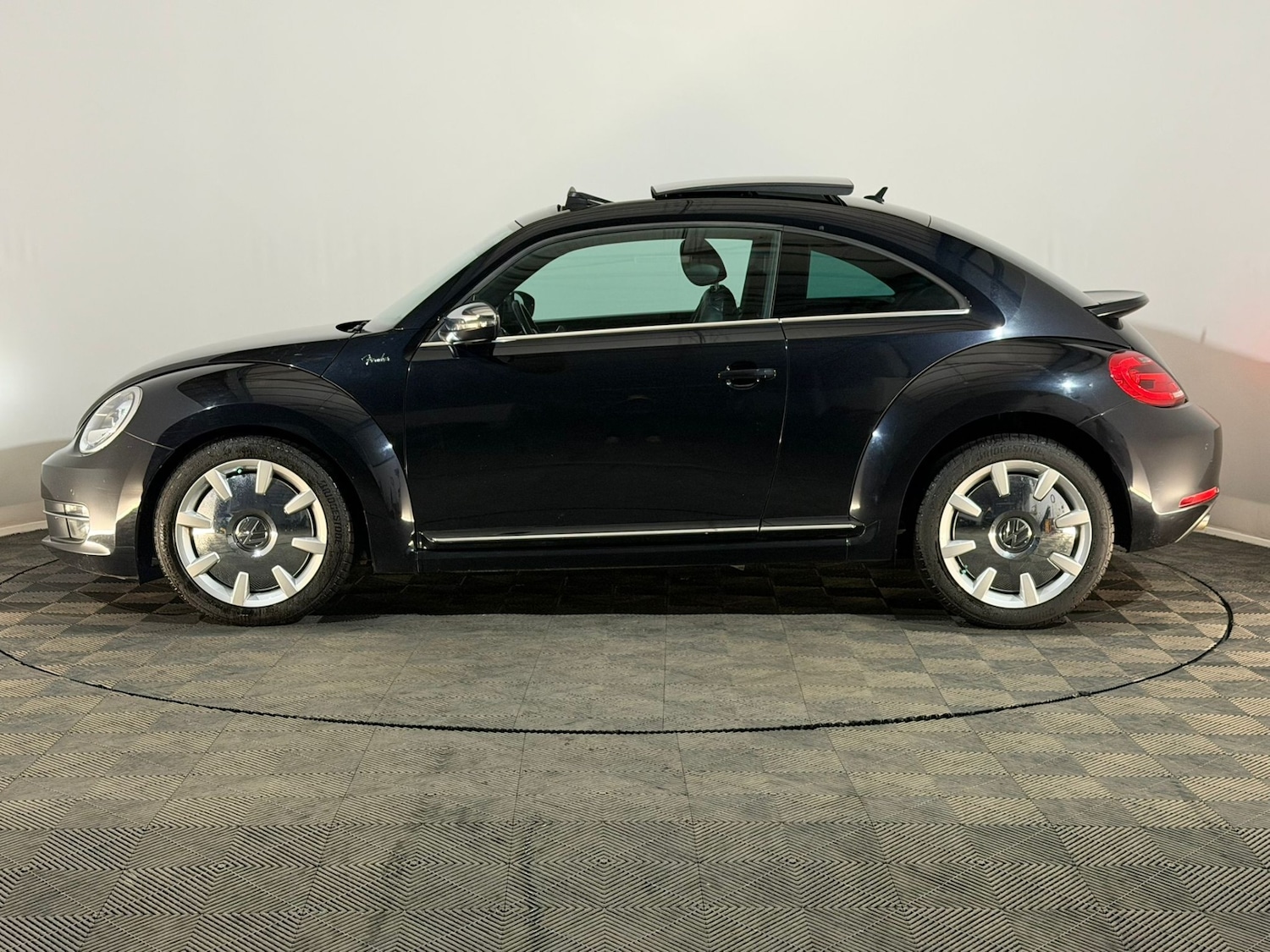 Used Volkswagen Beetle 2013 for sale - 77726476: Photo 5