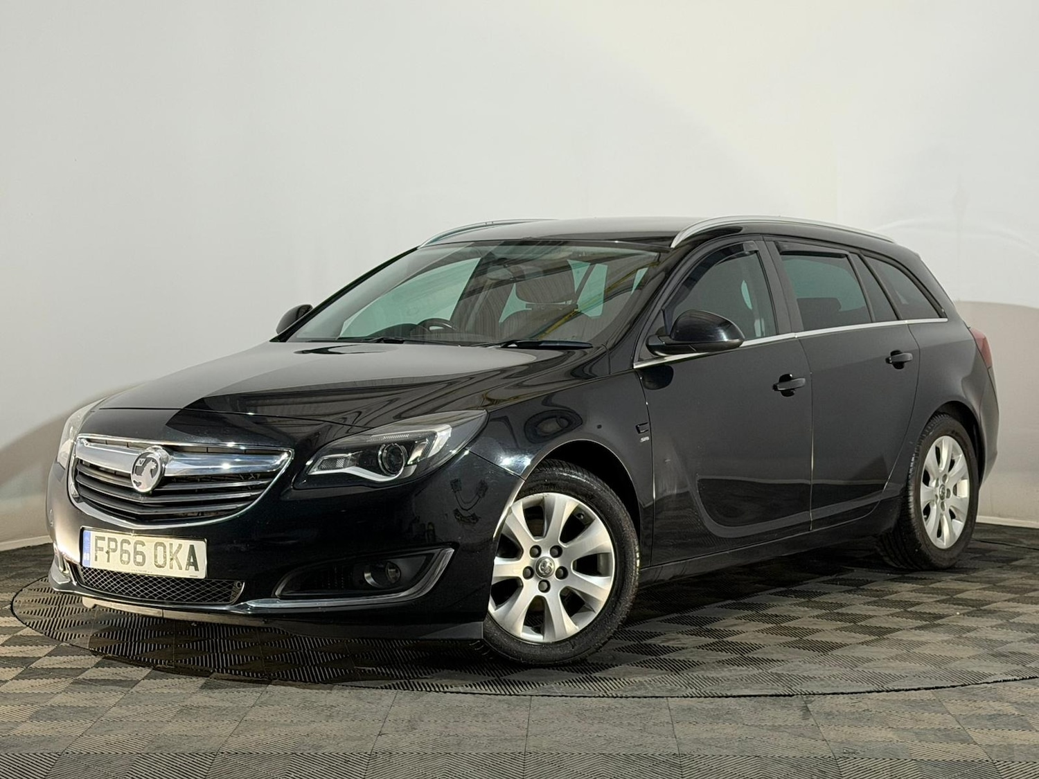 Used Vauxhall Insignia 2016 for sale - 76350517: Photo 3