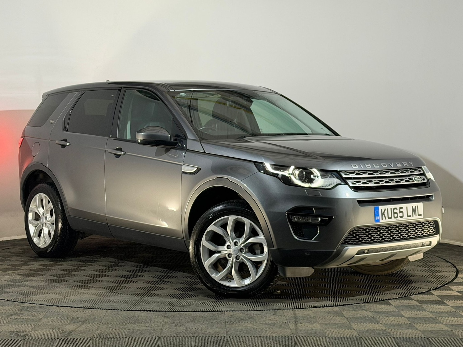 Used Land Rover Discovery Sport 2015 for sale - 76792680: Photo 1