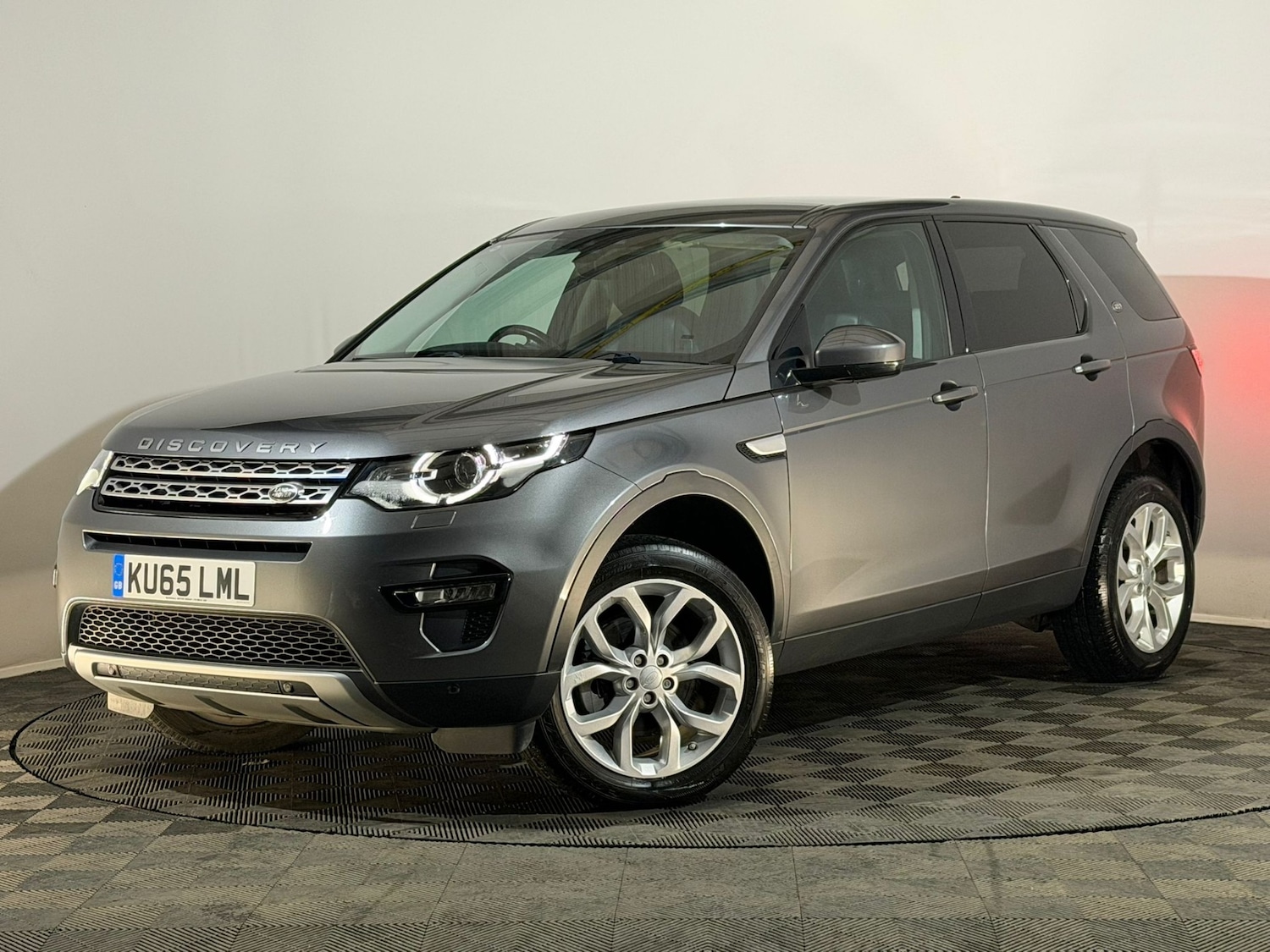 Used Land Rover Discovery Sport 2015 for sale - 76792680: Photo 3