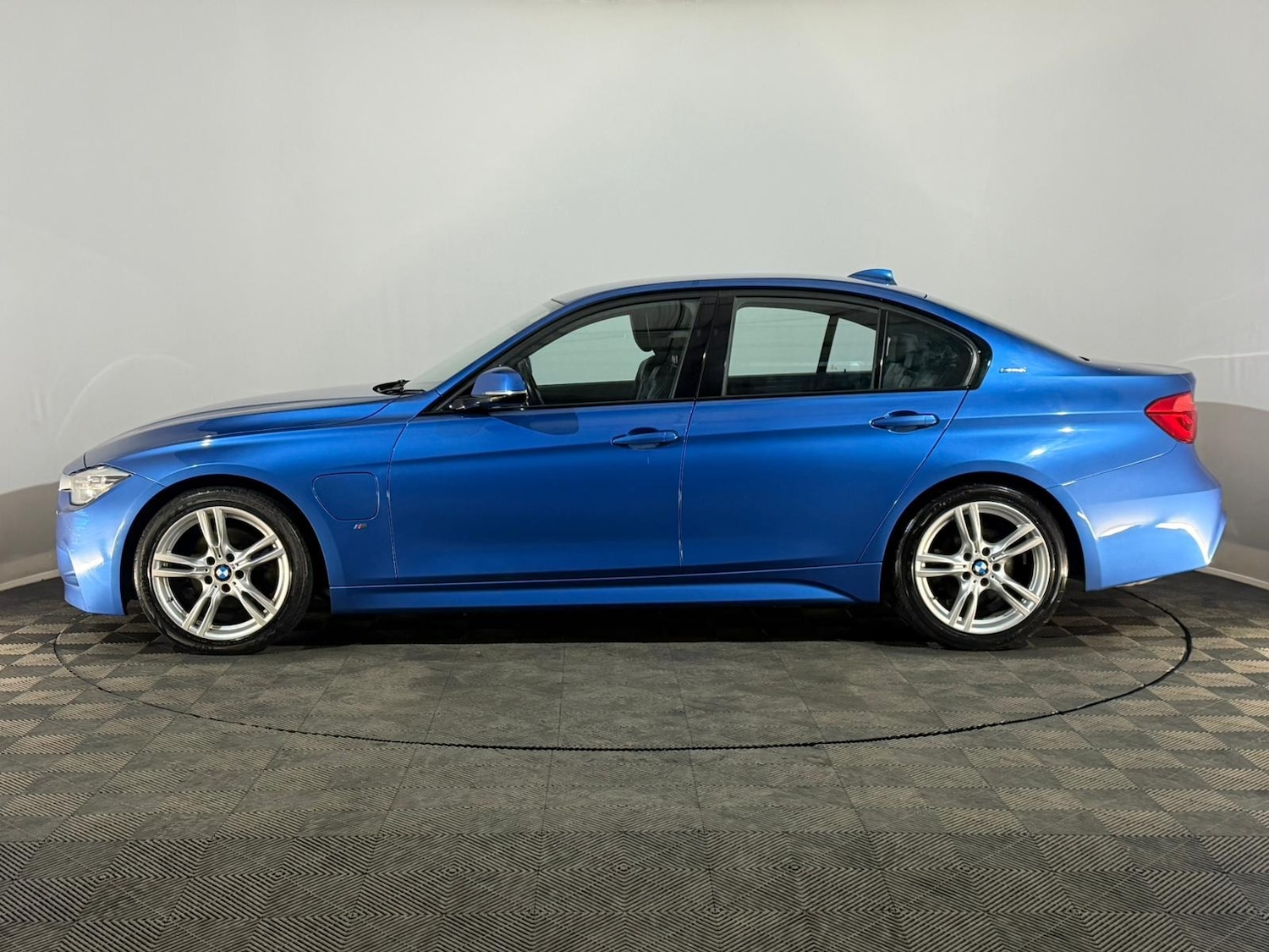 Used BMW 3 Series 2017 for sale - 77388333: Photo 5