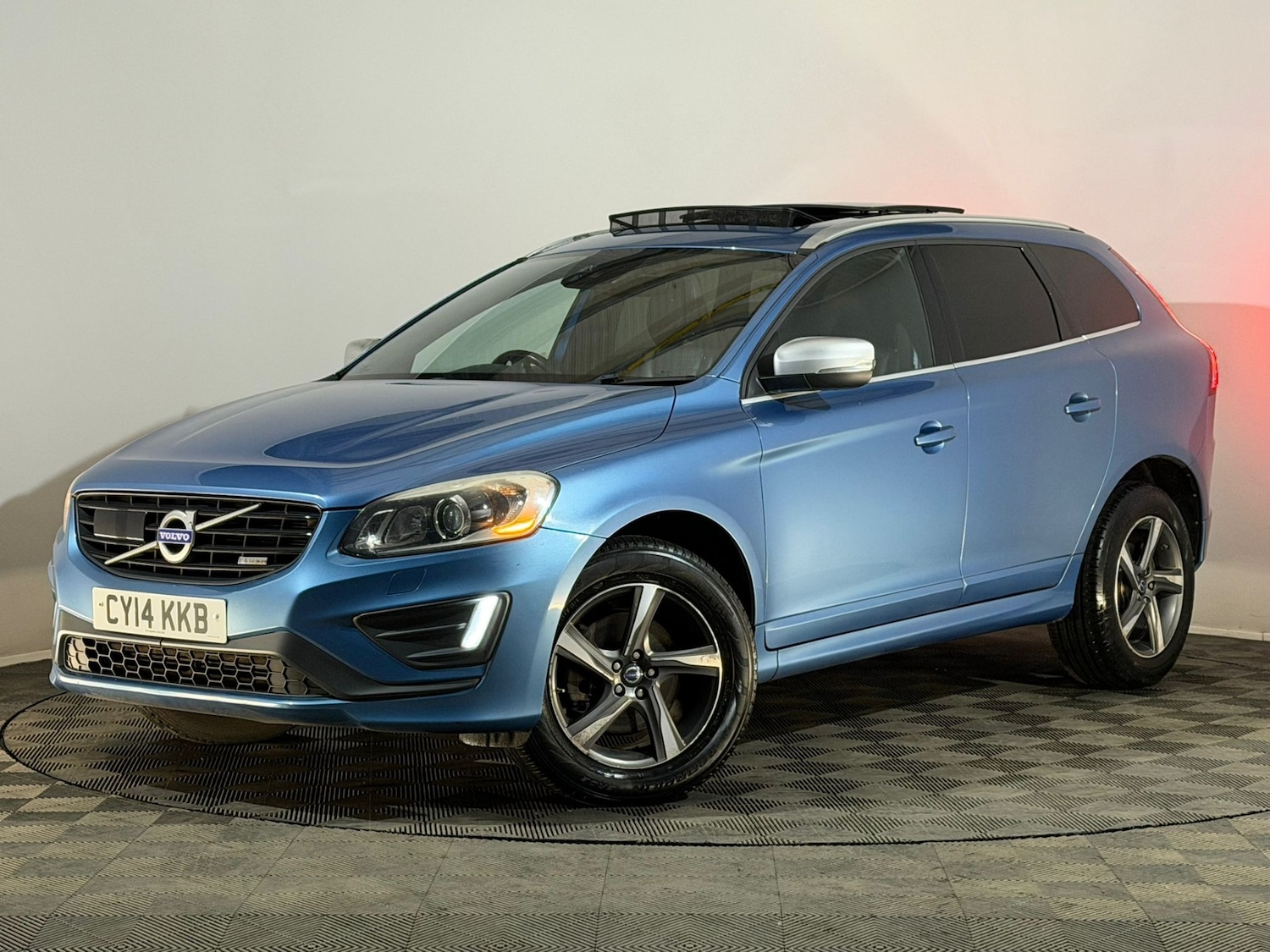 Used Volvo XC60 2014 for sale - 78060443: Photo 3