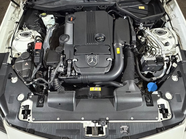 Used Mercedes-Benz SLK 2012 for sale - 76312492: Photo 17