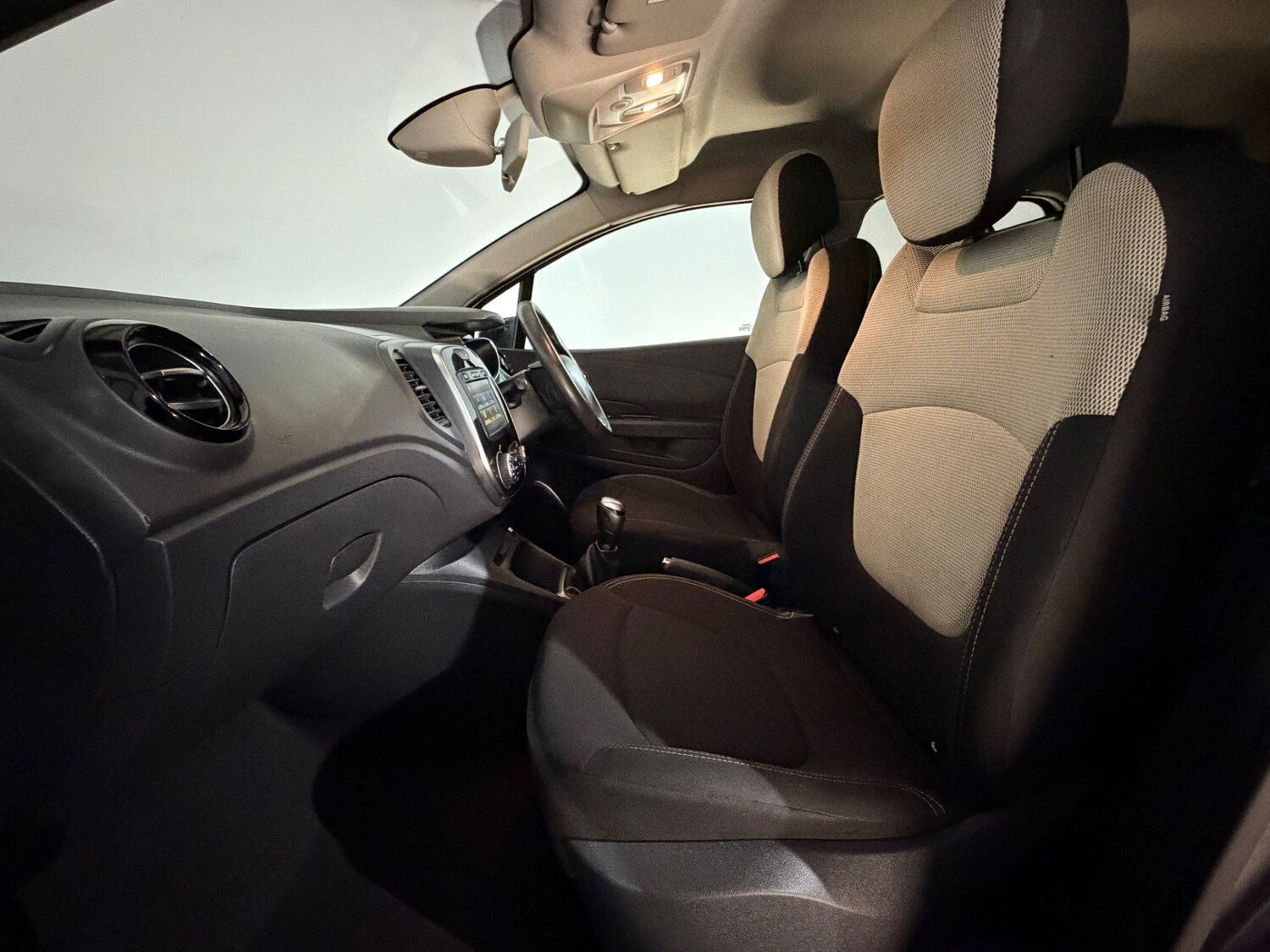 Used Renault Captur 2019 for sale - 78137092: Photo 16