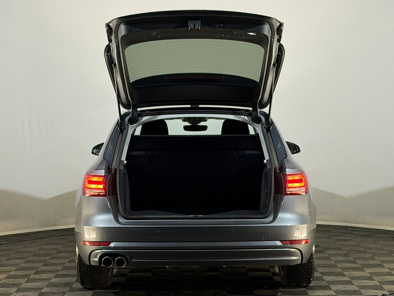 Used Audi A4 2017 for sale - 77648192: Photo 6