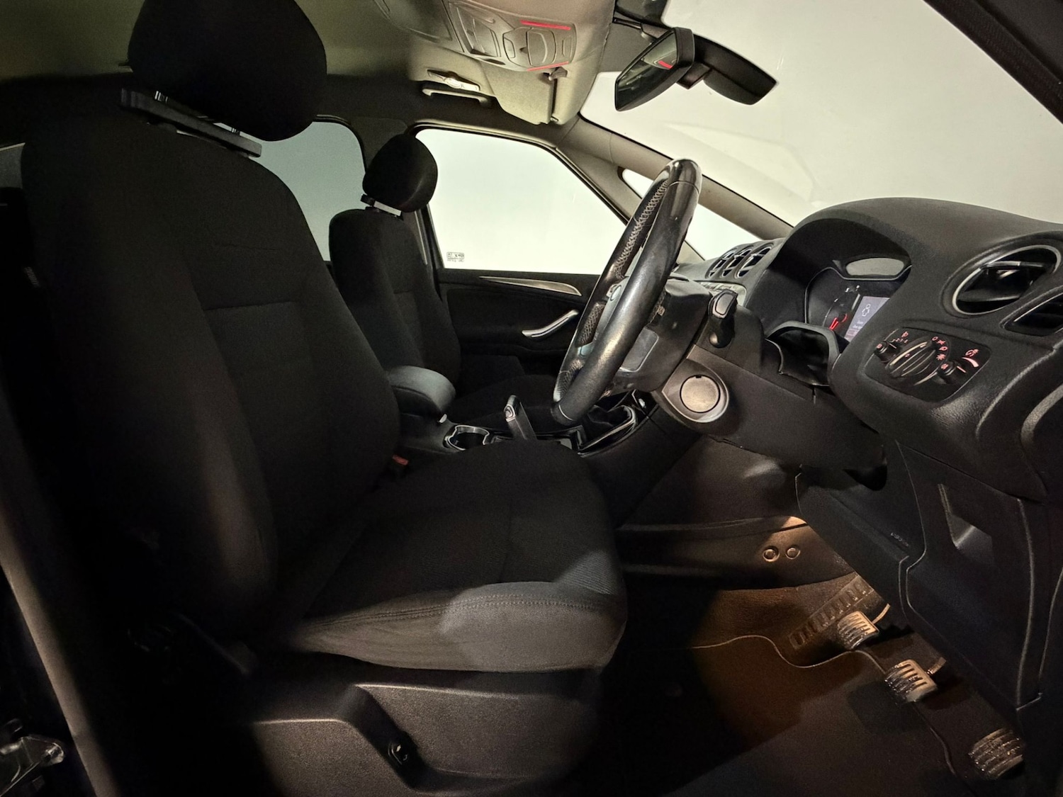 Used Ford S-Max 2014 for sale - 76077560: Photo 16