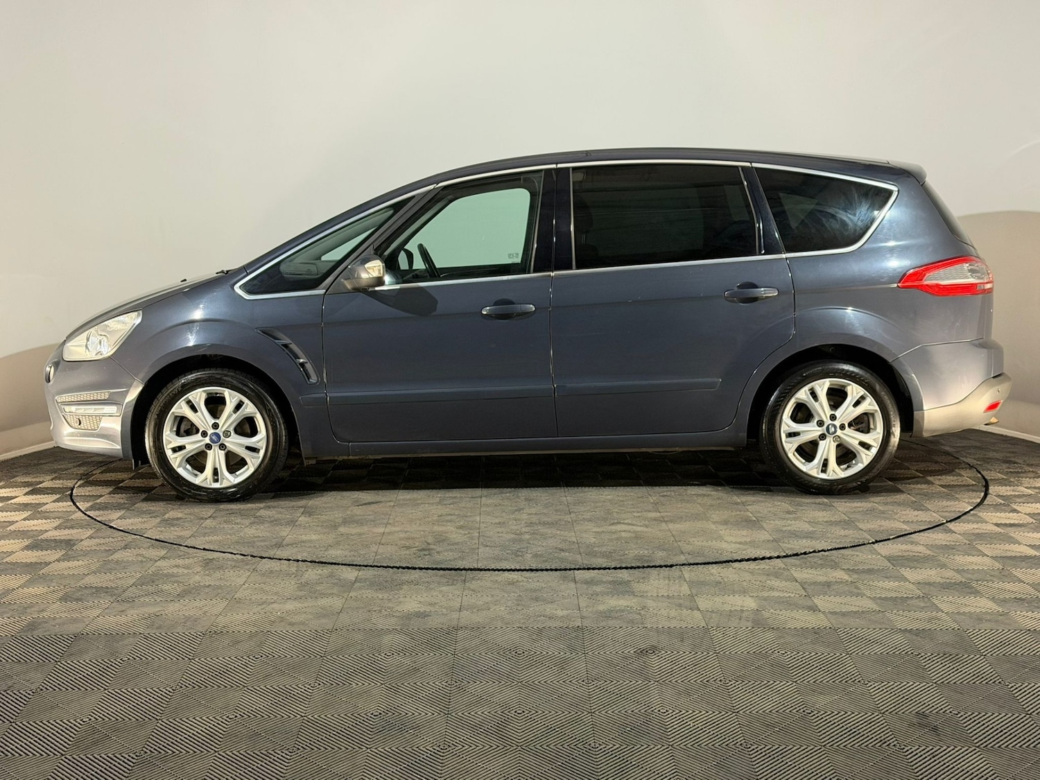 Used Ford S-Max 2014 for sale - 76077560: Photo 5