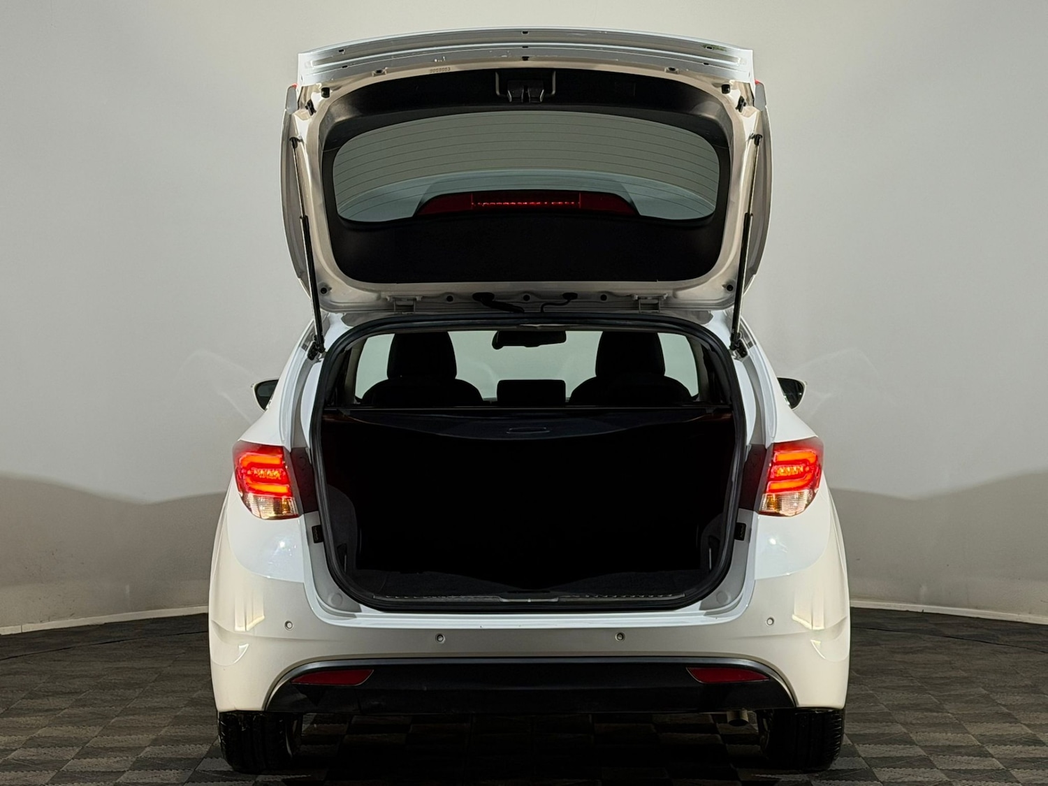 Used Hyundai i40 2016 for sale - 77560755: Photo 8