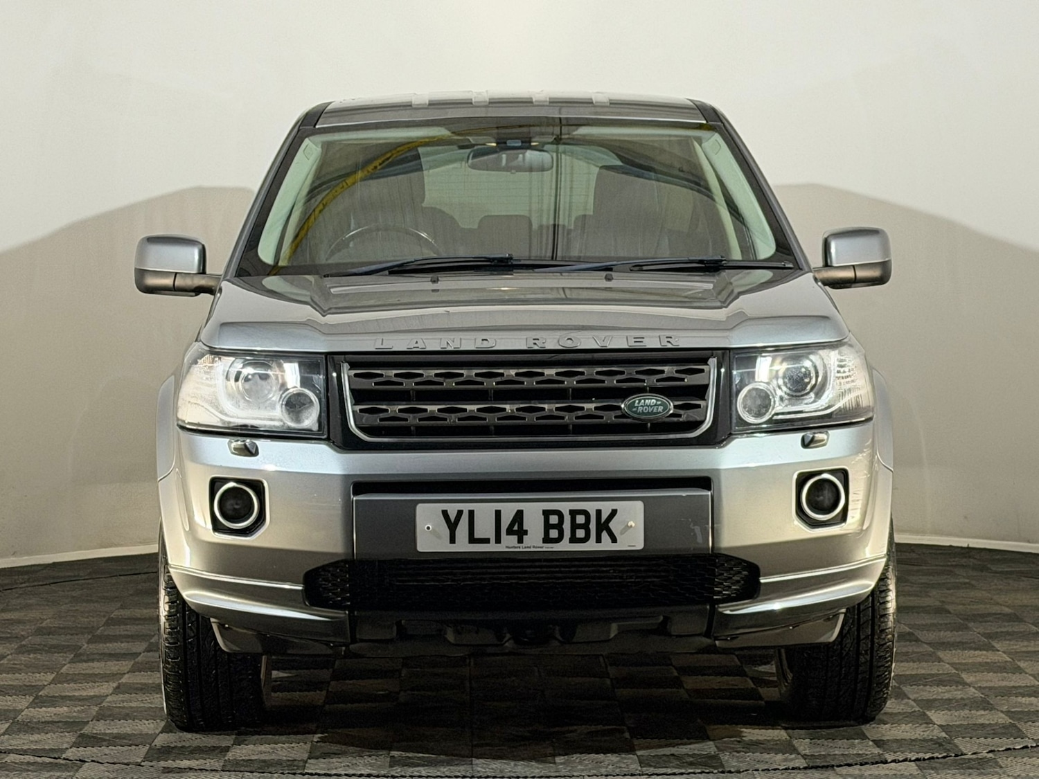 Used Land Rover Freelander 2014 for sale - 76545731: Photo 2