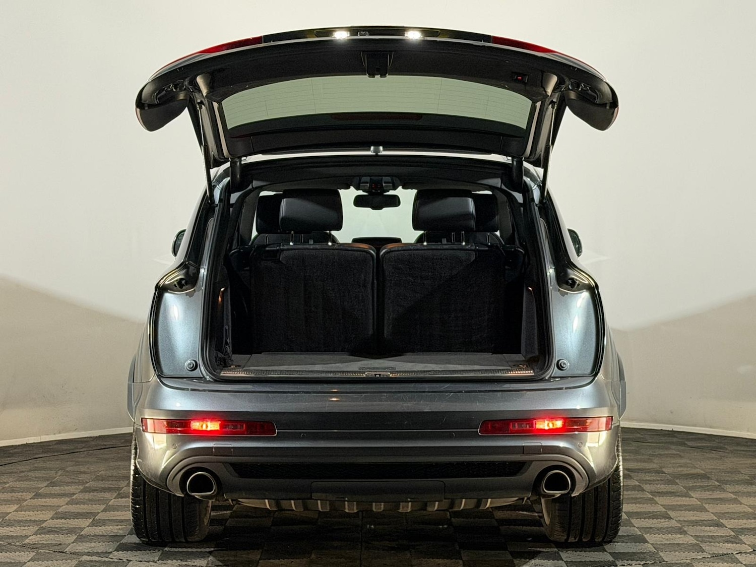 Used Audi Q7 2013 for sale - 76477560: Photo 8