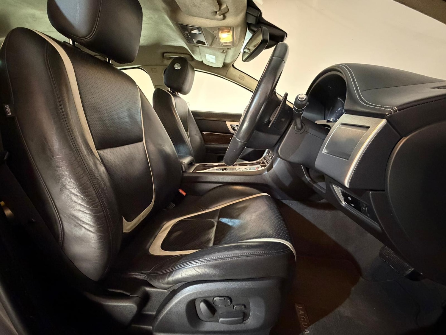 Used Jaguar XF 2014 for sale - 76745486: Photo 16