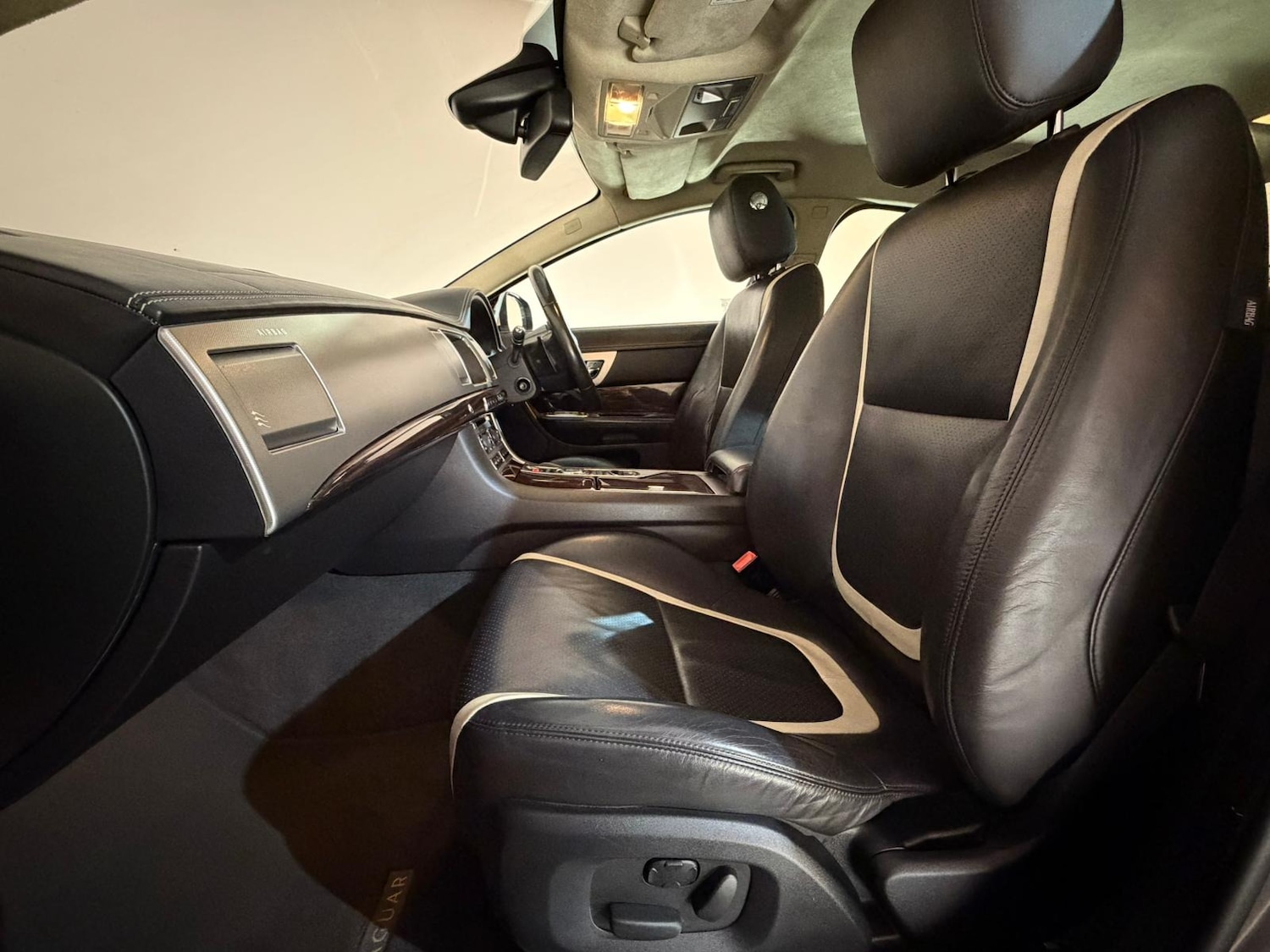 Used Jaguar XF 2014 for sale - 76745486: Photo 17