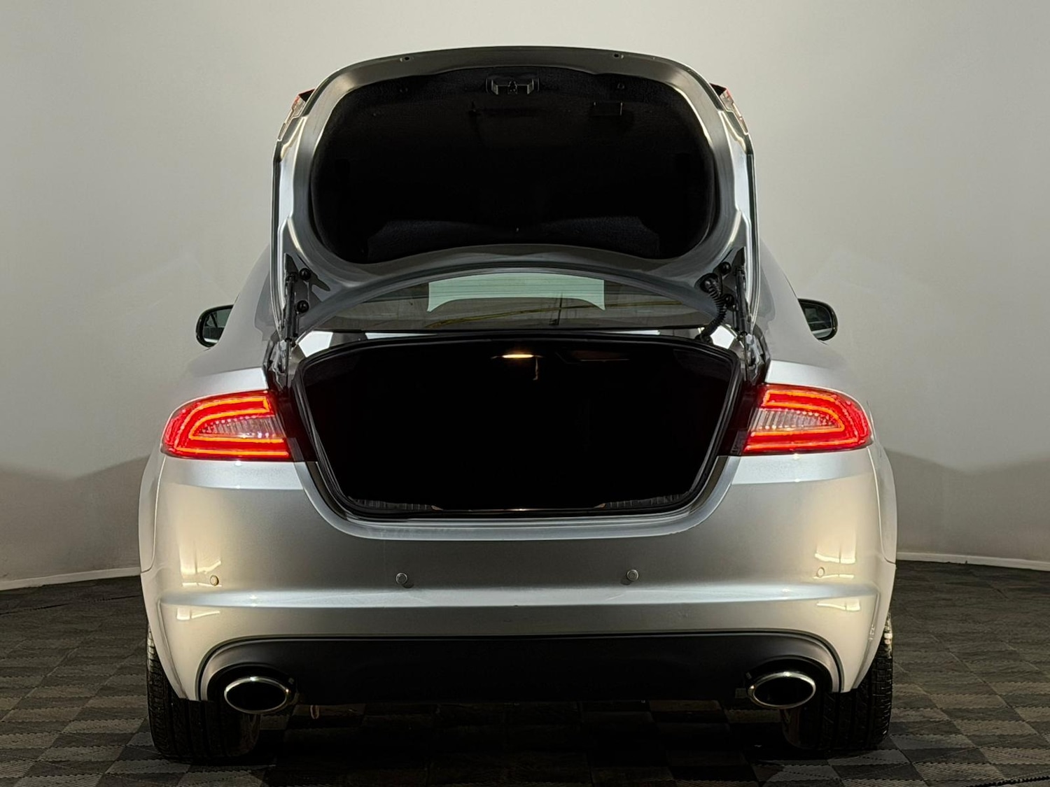 Used Jaguar XF 2014 for sale - 76745486: Photo 8