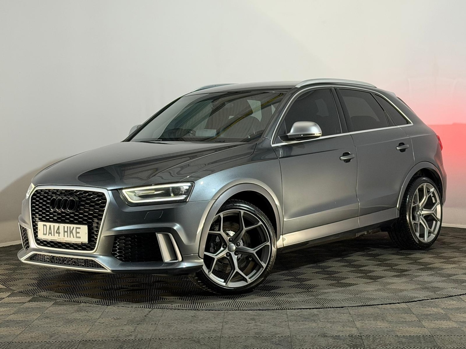 Used Audi RS Q3 2014 for sale - 76497597: Photo 3