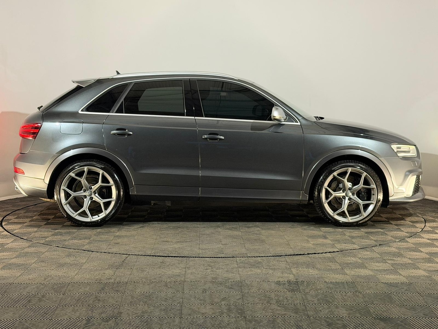 Used Audi RS Q3 2014 for sale - 76497597: Photo 4