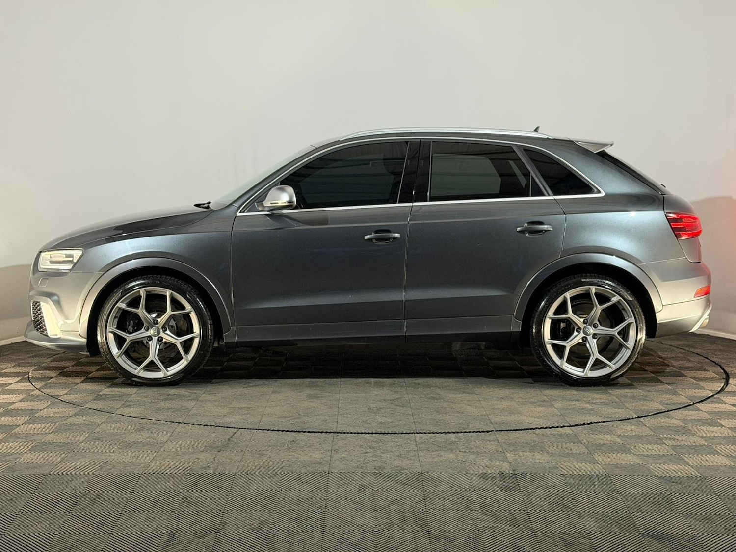 Used Audi RS Q3 2014 for sale - 76497597: Photo 5