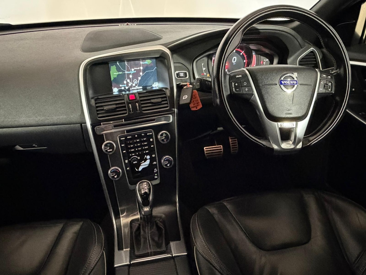 Used Volvo XC60 2015 for sale - 76146585: Photo 12