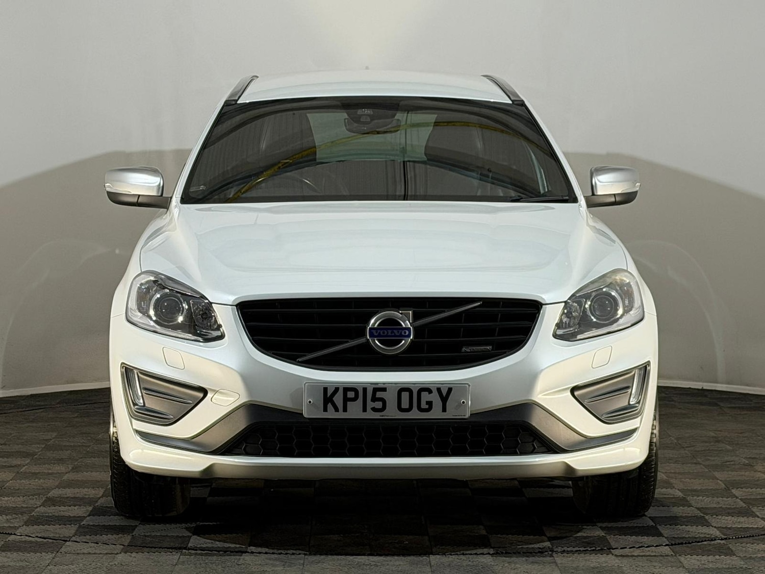 Used Volvo XC60 2015 for sale - 76146585: Photo 2