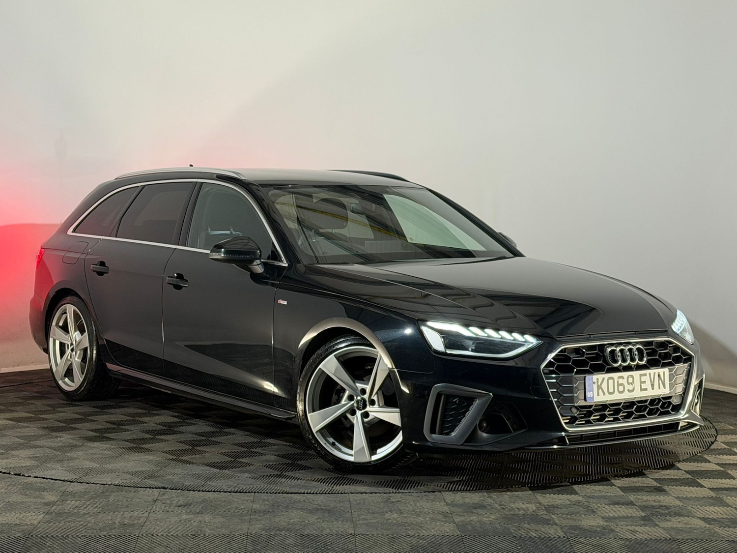 Used Audi A4 2020 for sale - 77627131: Photo 1