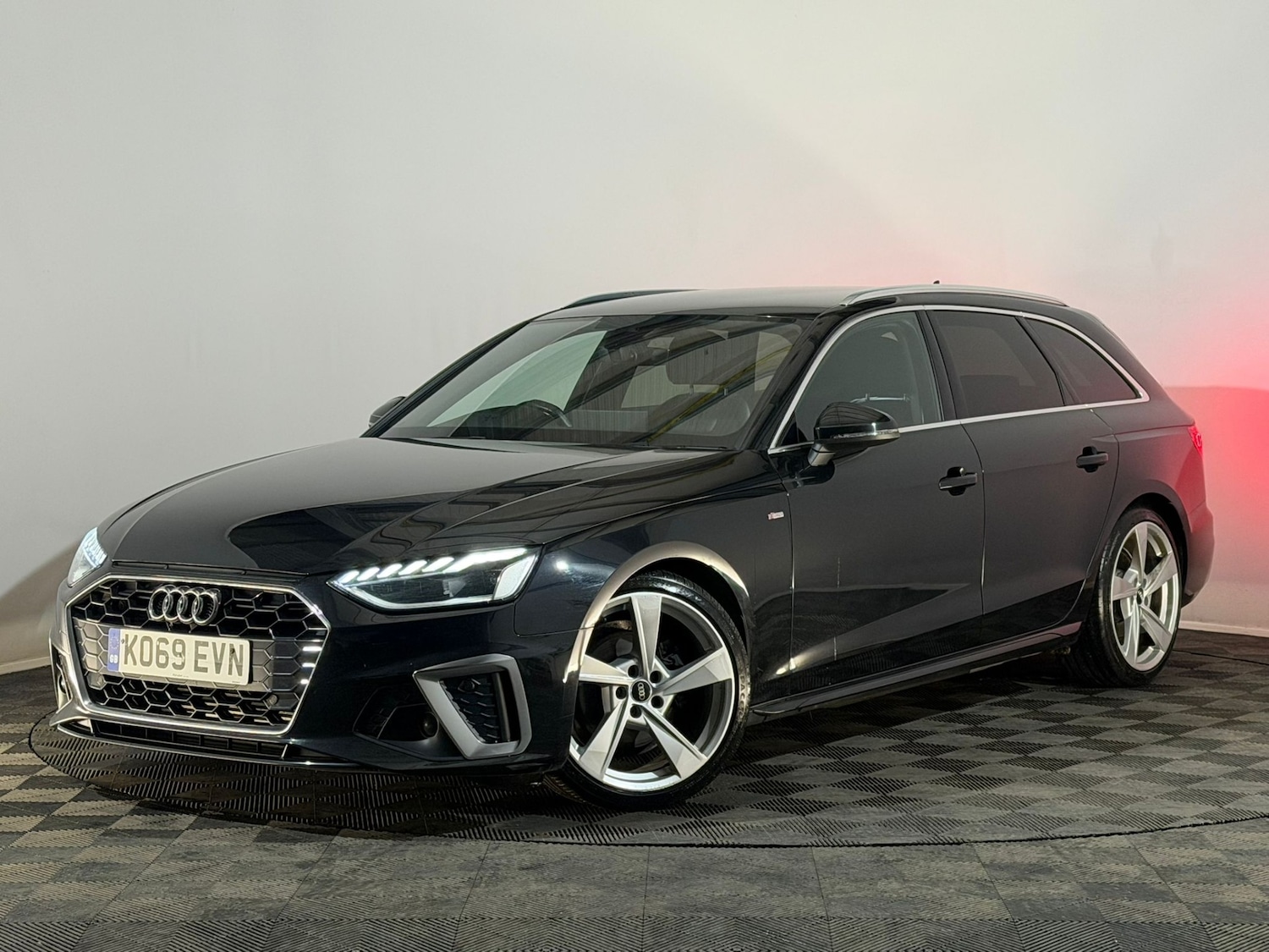 Used Audi A4 2020 for sale - 77627131: Photo 3