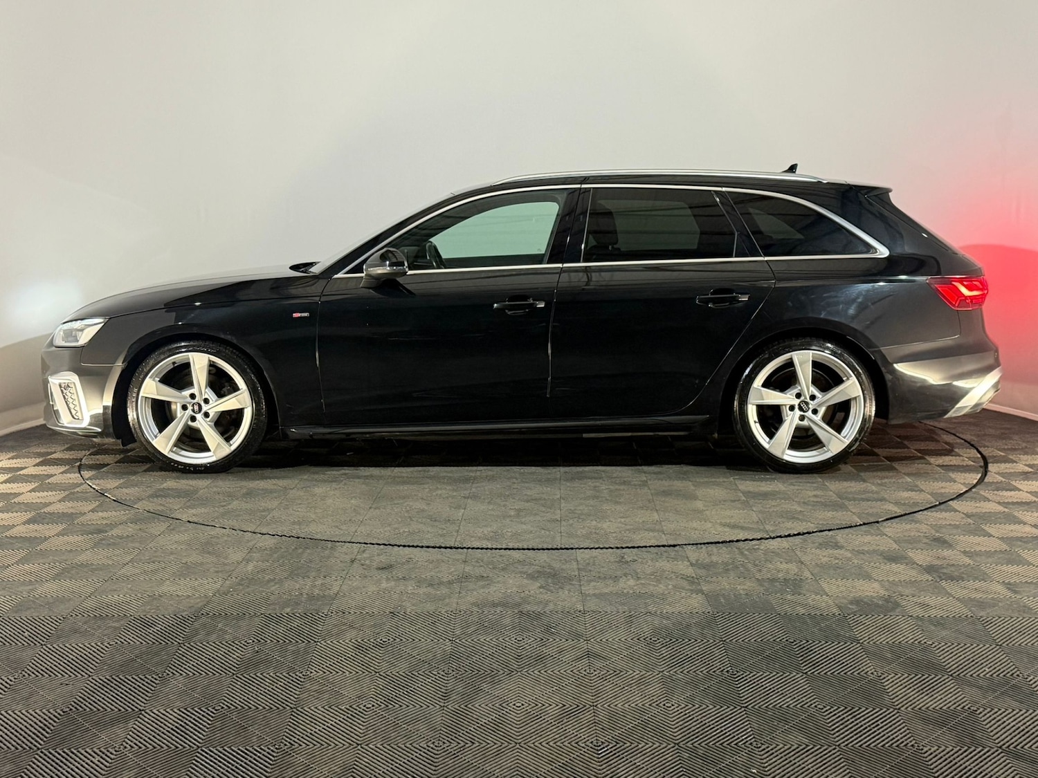 Used Audi A4 2020 for sale - 77627131: Photo 5
