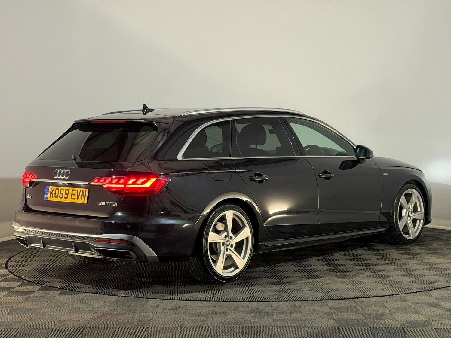 Used Audi A4 2020 for sale - 77627131: Photo 6