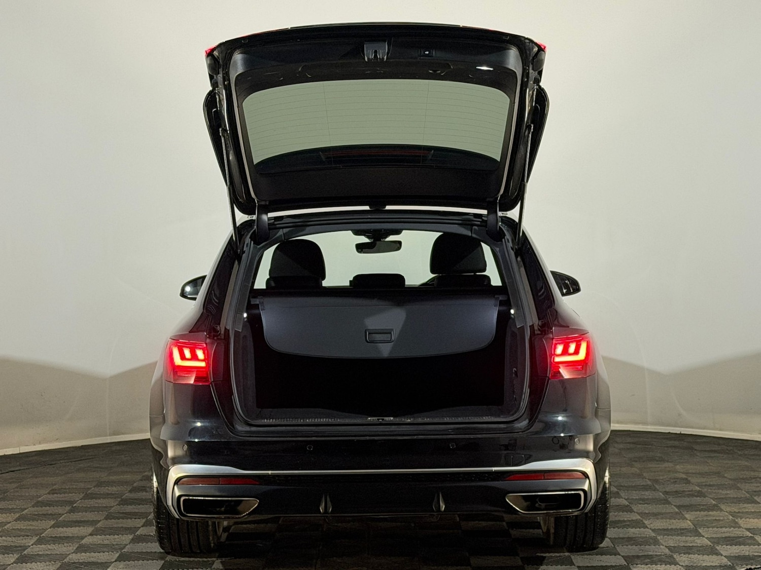 Used Audi A4 2020 for sale - 77627131: Photo 8