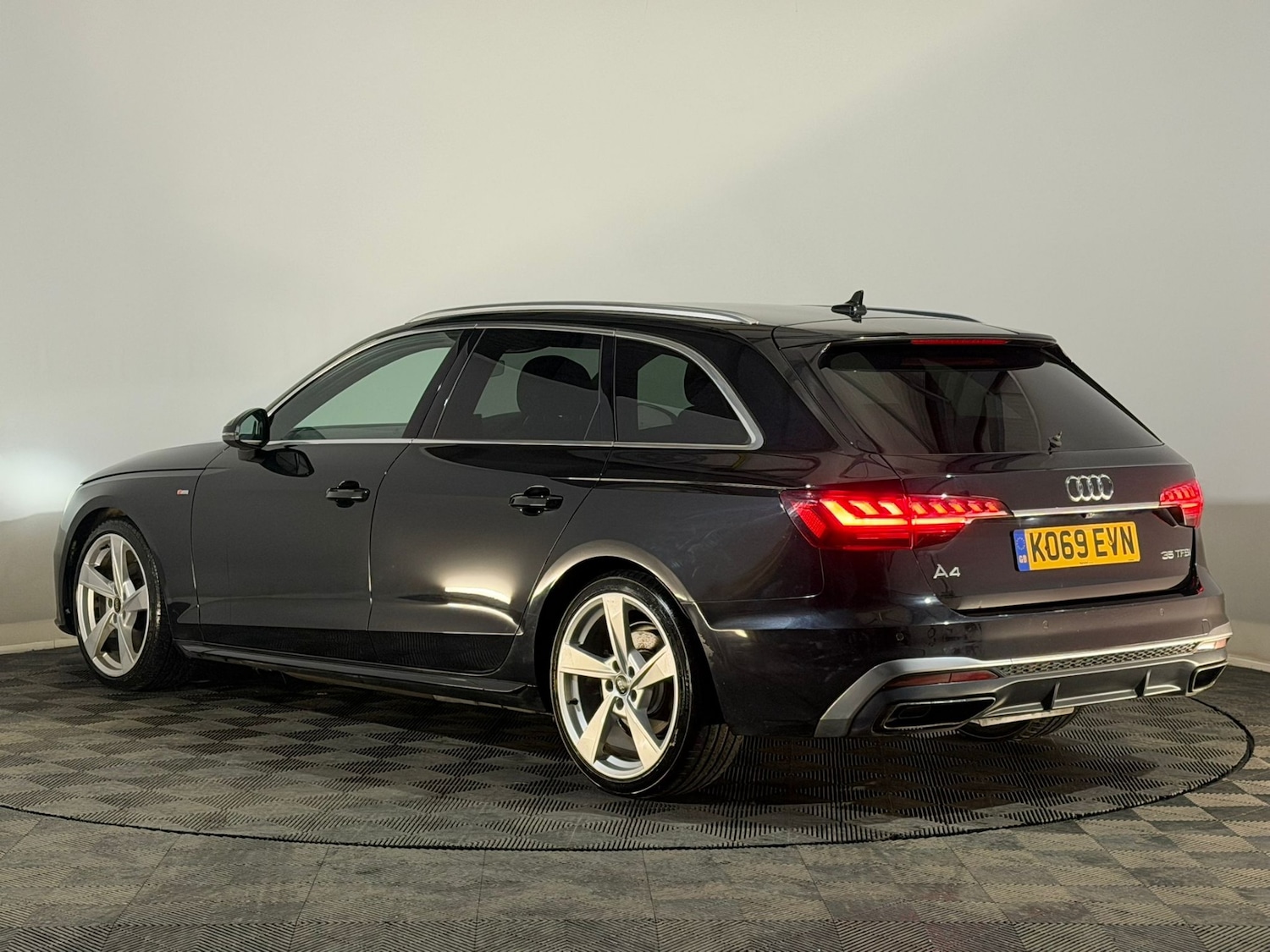 Used Audi A4 2020 for sale - 77627131: Photo 9