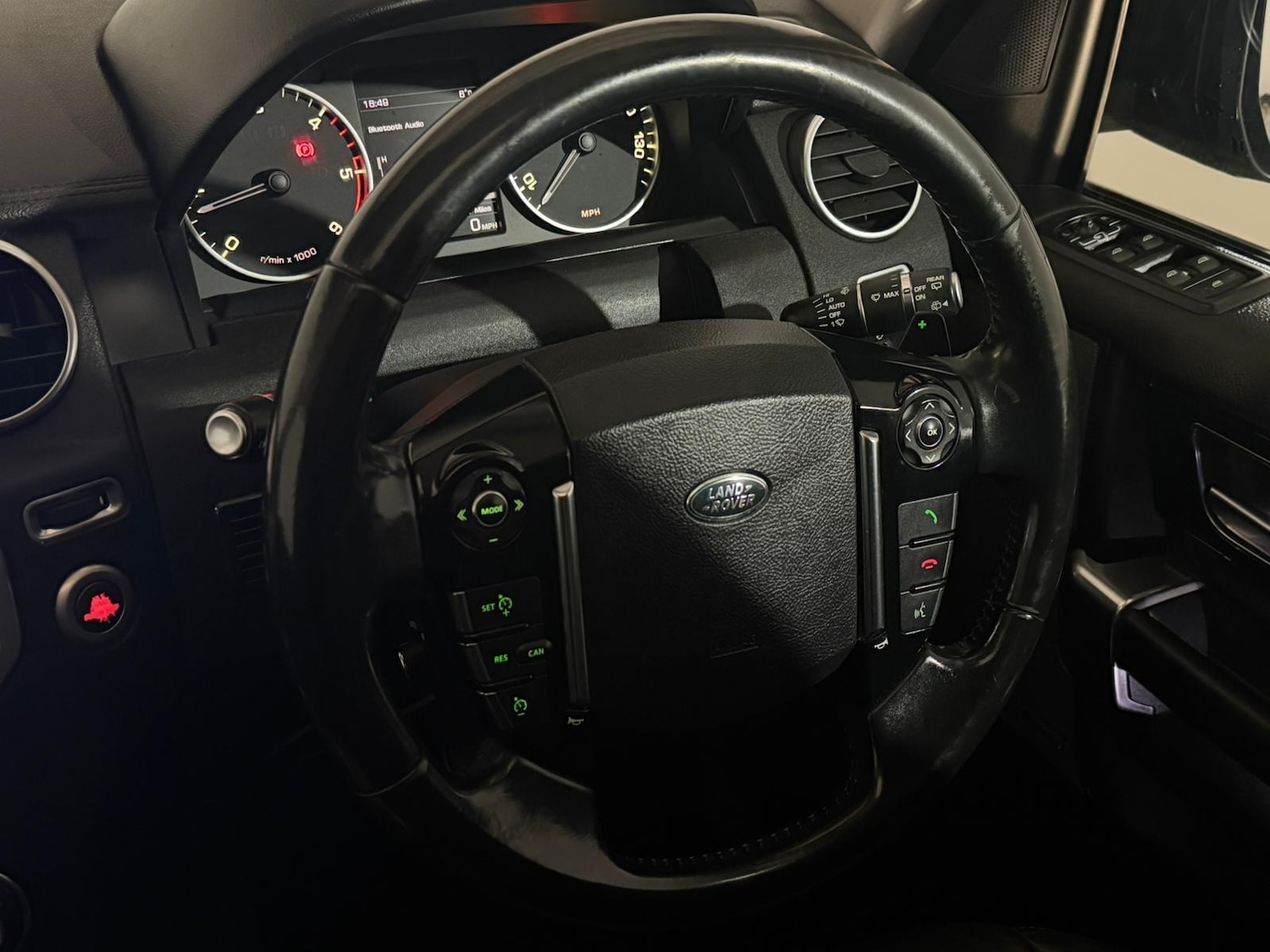 Used Land Rover Discovery 2015 for sale - 76703720: Photo 13