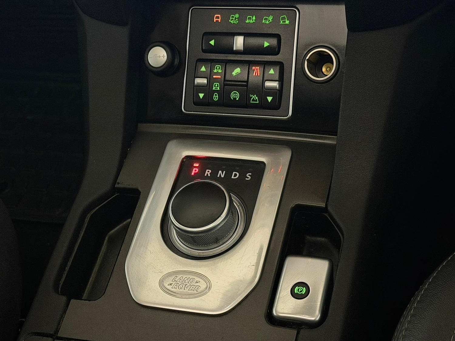 Used Land Rover Discovery 2015 for sale - 76703720: Photo 15