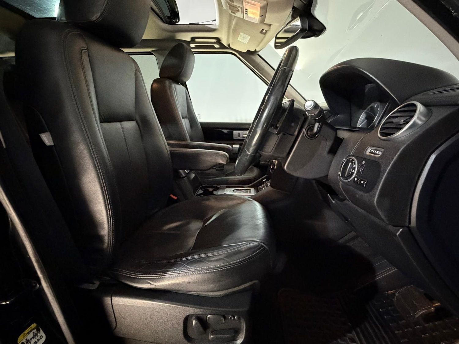 Used Land Rover Discovery 2015 for sale - 76703720: Photo 17