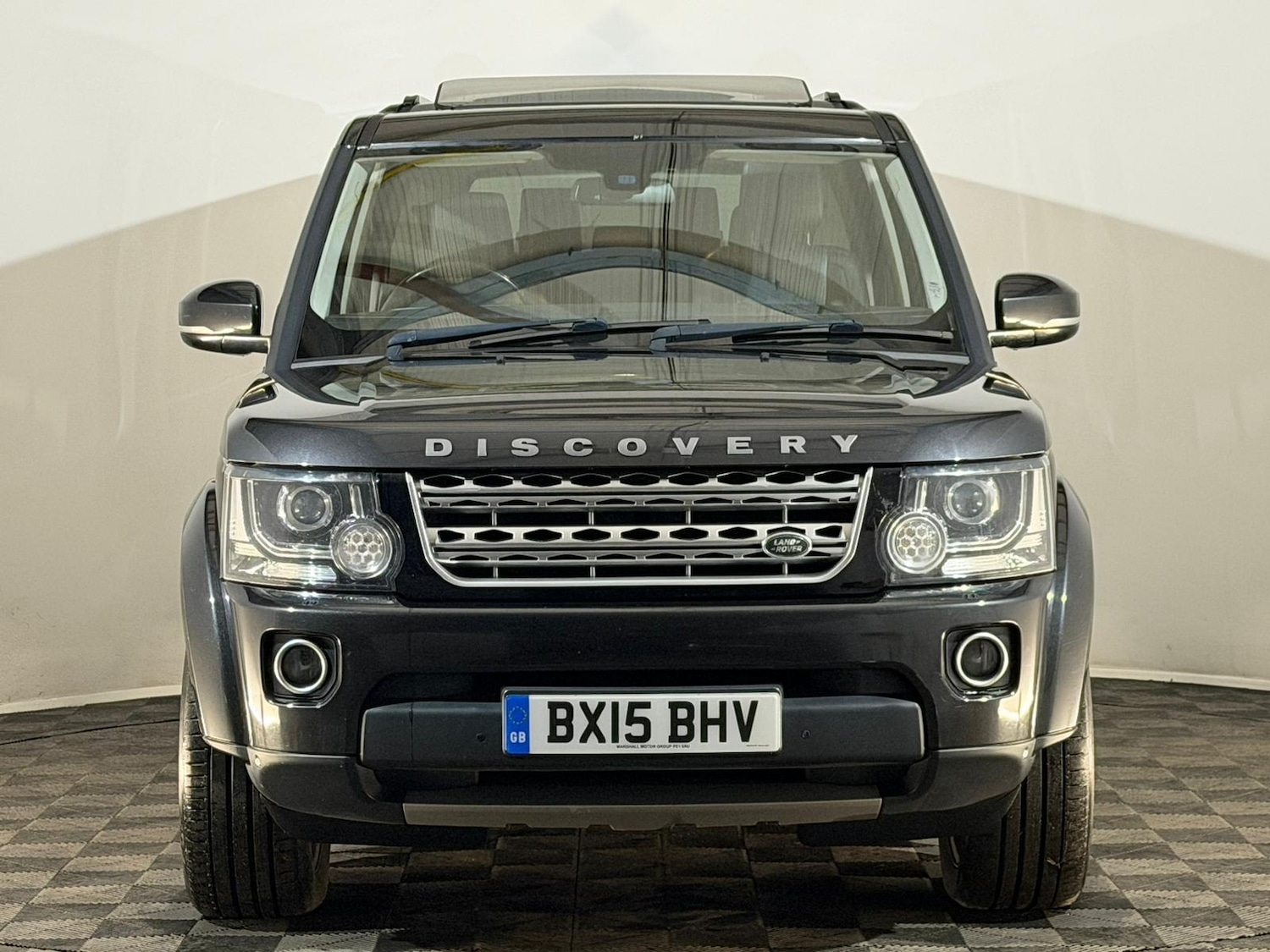 Used Land Rover Discovery 2015 for sale - 76703720: Photo 2