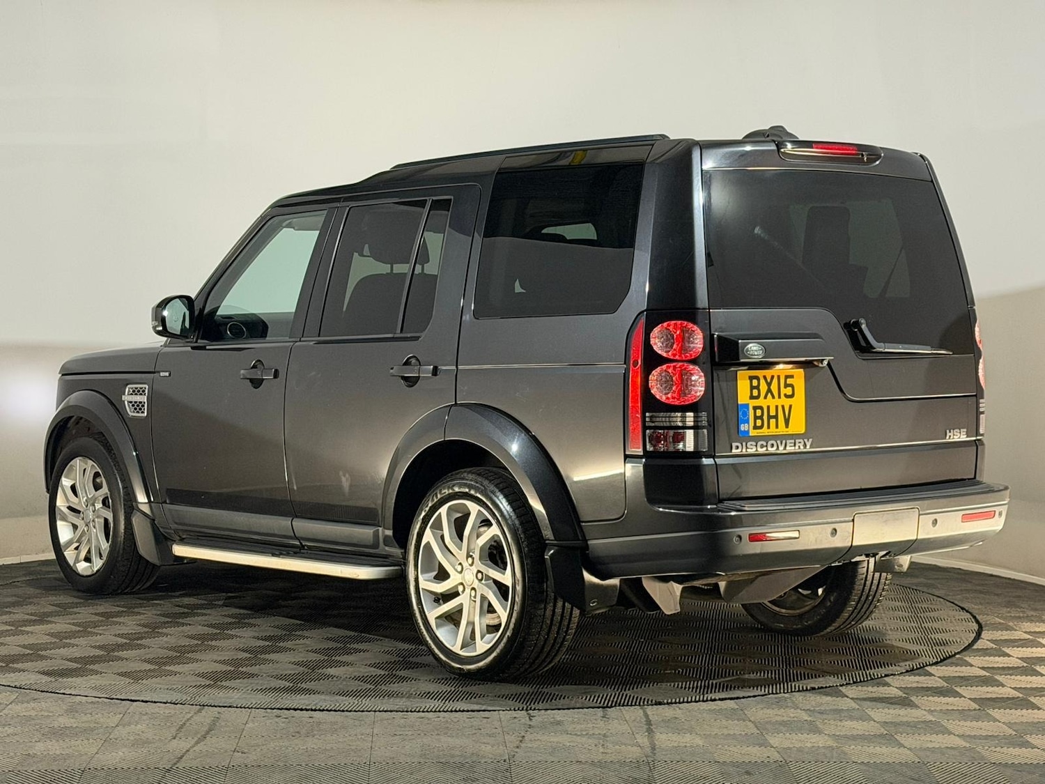 Used Land Rover Discovery 2015 for sale - 76703720: Photo 9