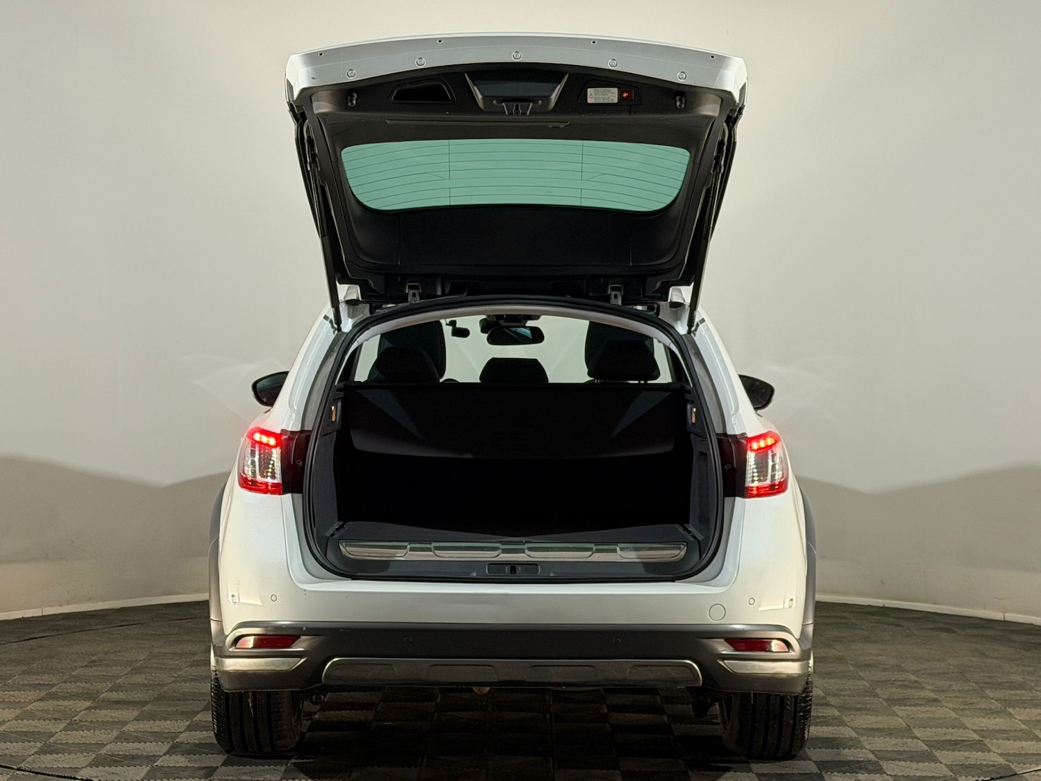 Used Peugeot 508 RXH 2016 for sale - 77590378: Photo 8